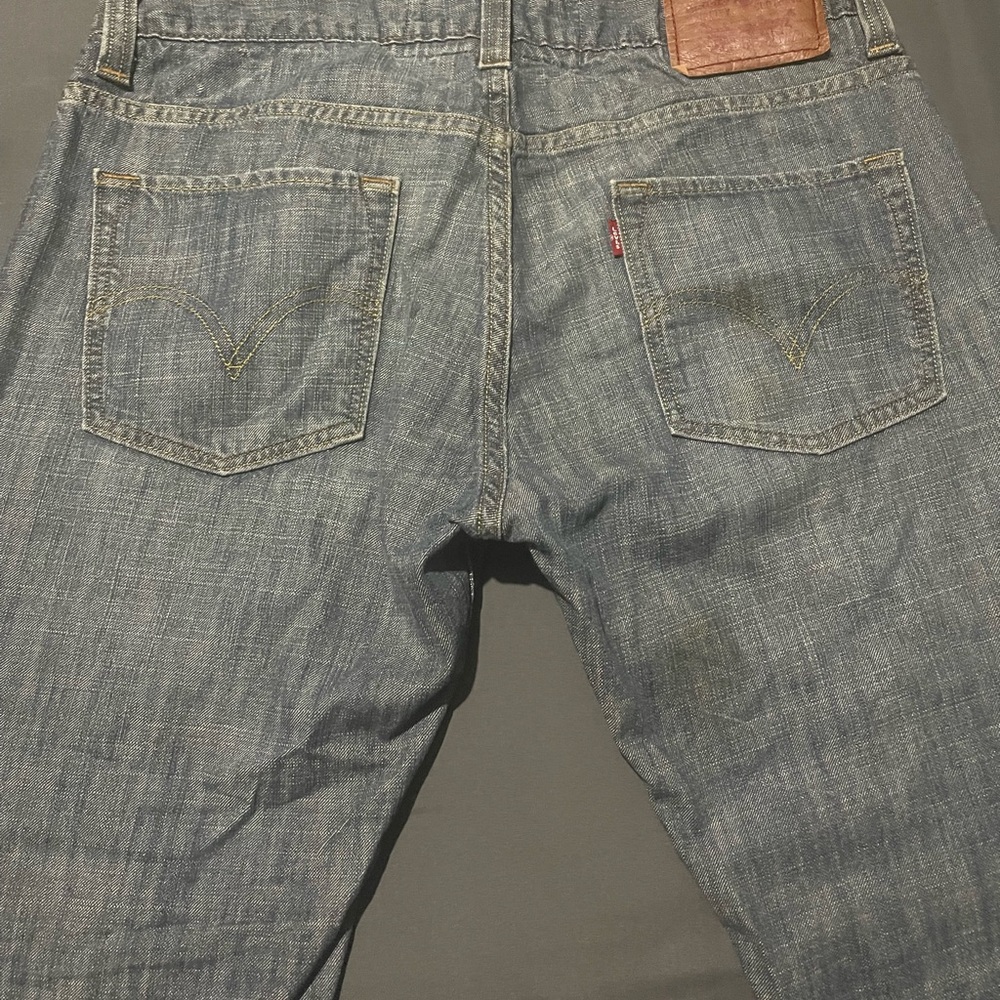 Levi's Relaxed Fit Men's Jeans in Classic Blue